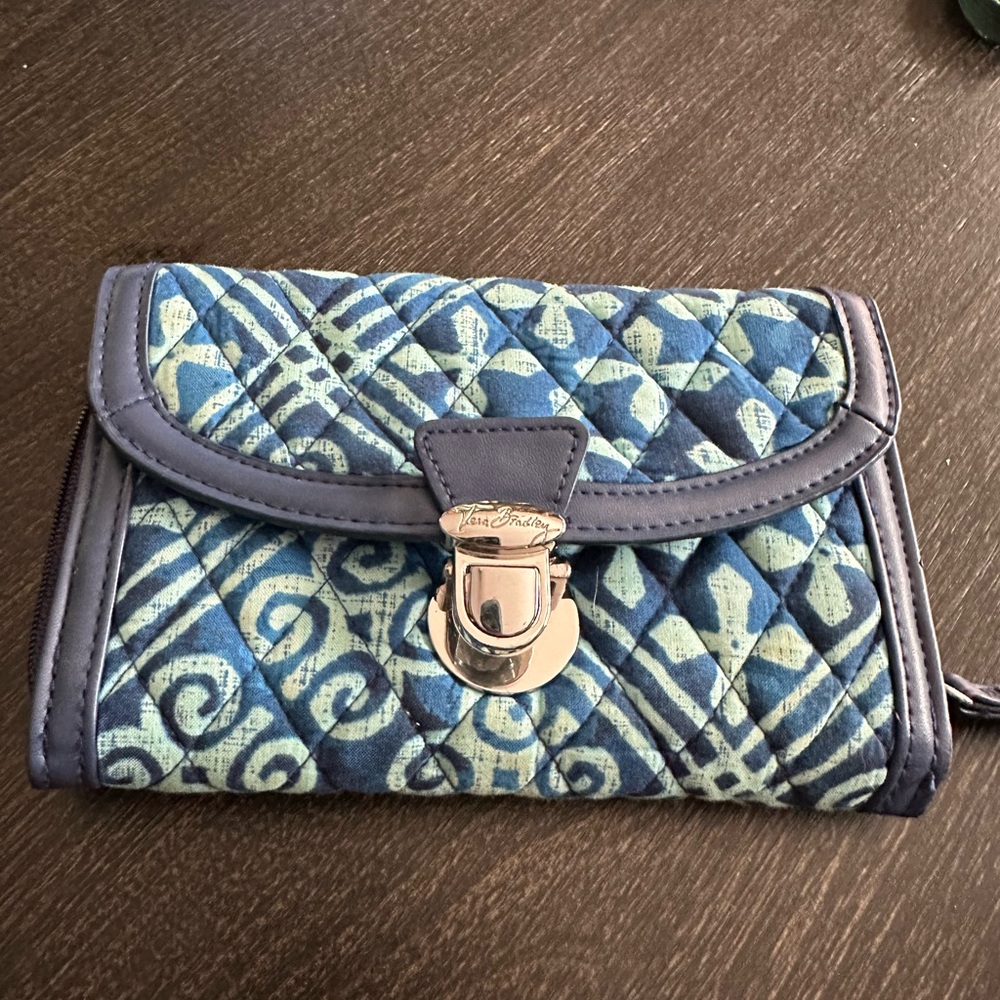 Vera Bradley wallet clutch